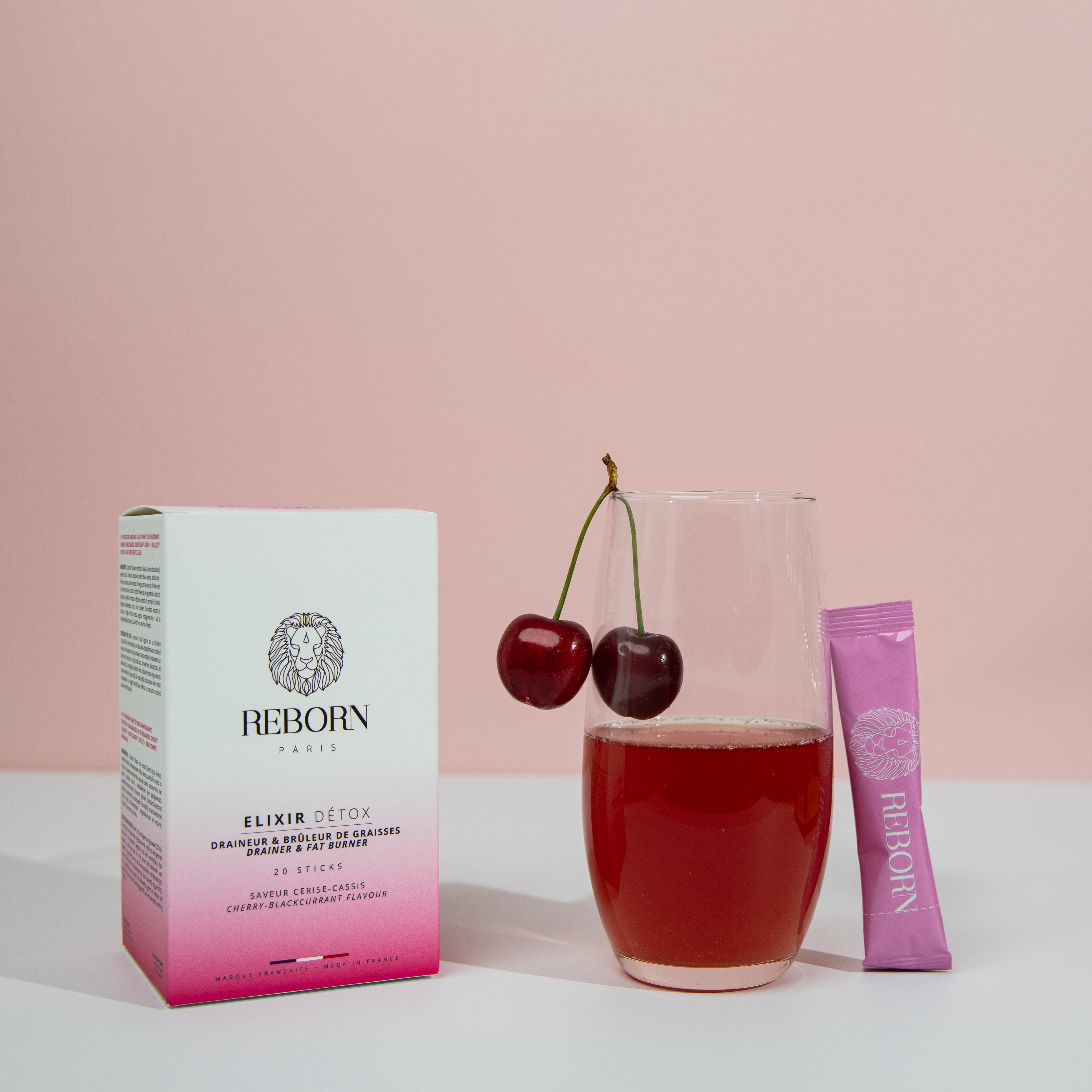 Complément alimentaire sous forme de sticks de poudre à diluer dans de l&